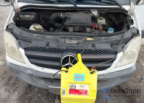 2011 Mercedes-Benz Sprinter 2500 Normal Roof from USA, damaged, VIN WD3PE7CC4B5605217